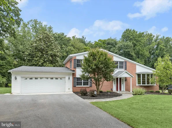 4 Saxony Ct, Baltimore, MD 21208