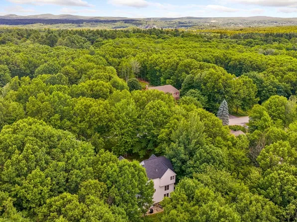 14 Whittier Dr, Bow, NH 03304