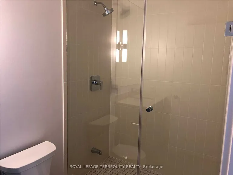 955 Bay St #803 — Photo 7