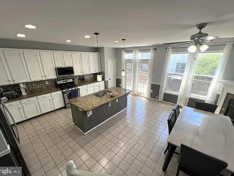 8819 Blue Royale Ln — Photo 13