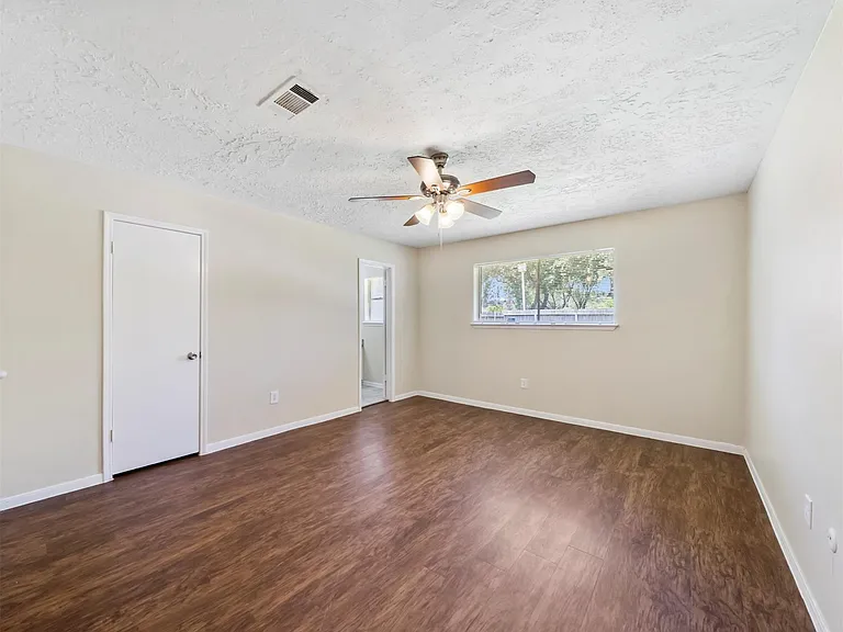 7962 Southmeadow Dr — Photo 14