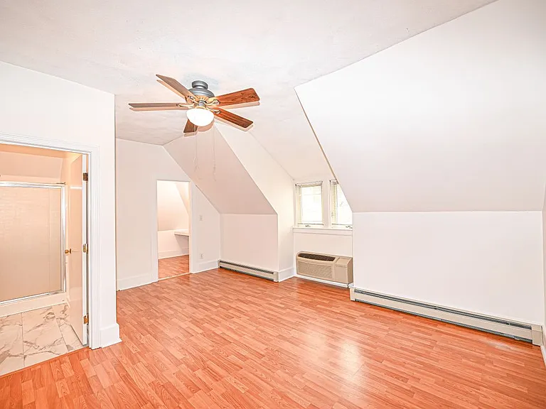 55B Bay St — Photo 10