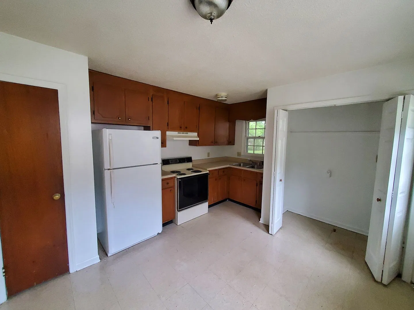 2 Bedroom Duplex — Photo 2