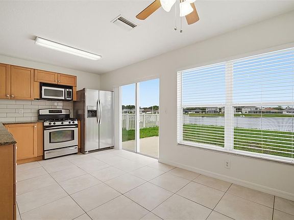 3rd image of 10604 Lakeside Vista Dr