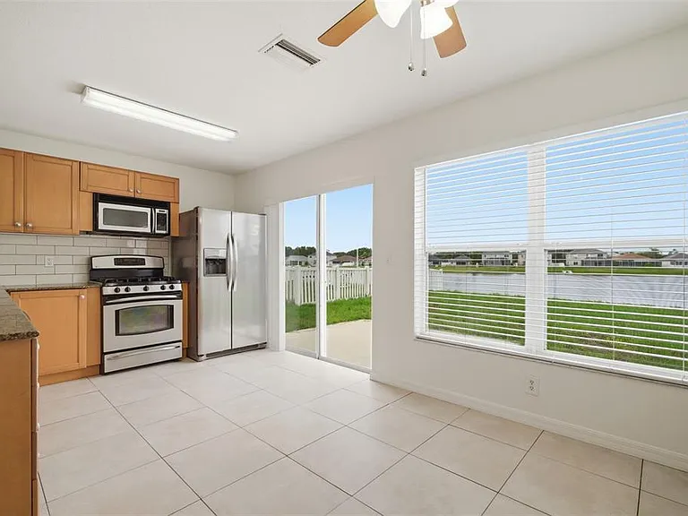10604 Lakeside Vista Dr — Photo 3
