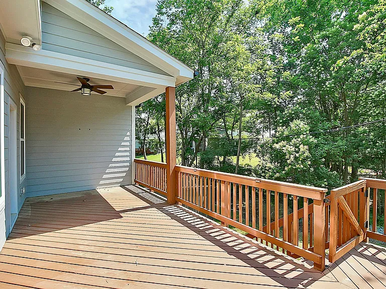 2536 Barry St — Photo 22