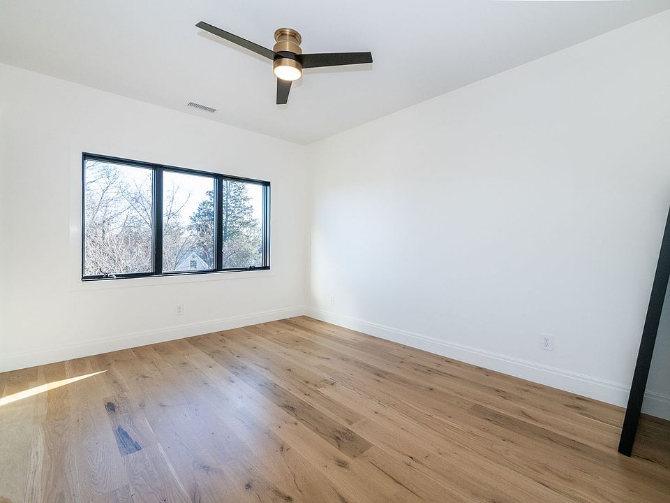 1st image of 23 Poplar St