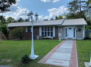 808 Dunn St, Etowah, TN 37331