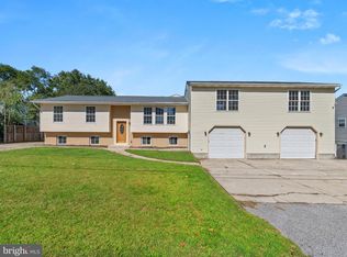 806 205th St, Pasadena, MD 21122