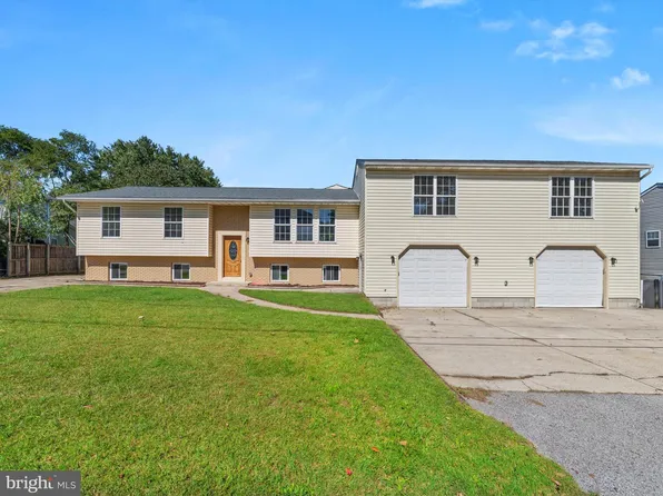 806 205th St, Pasadena, MD 21122