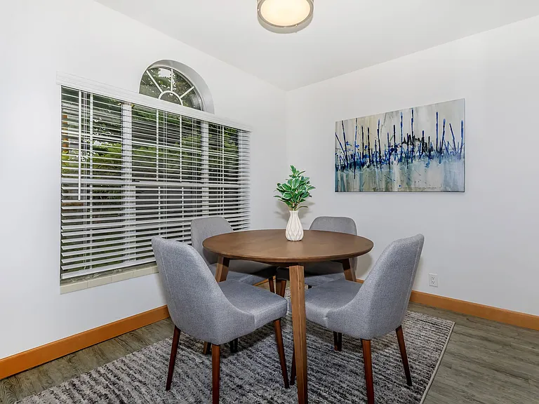 Grandview Apartments — Photo 2