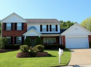 4 Coventry Ct, Saint Charles, MO