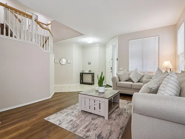 33677 Nandina Ln, Murrieta, CA 92563