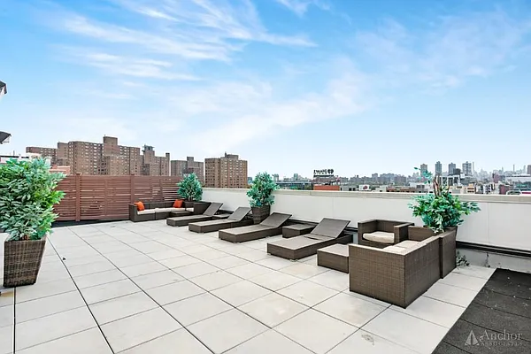 Rented by Anchor Associates | media 14