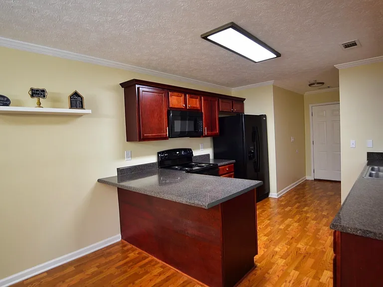105 Redwood Dr — Photo 5