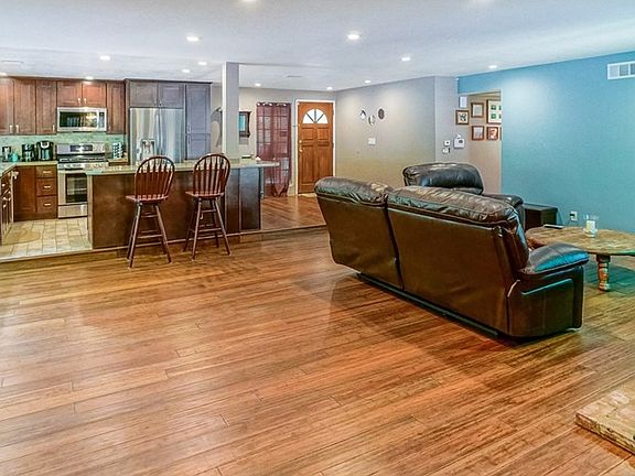 3rd image of 28925 Lotusgarden Dr