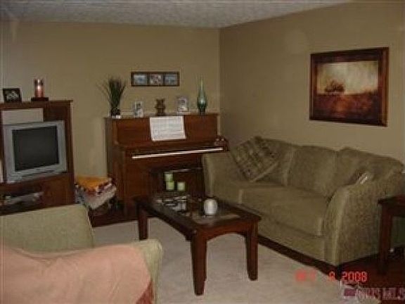 2nd image of 4632 Cox Dr