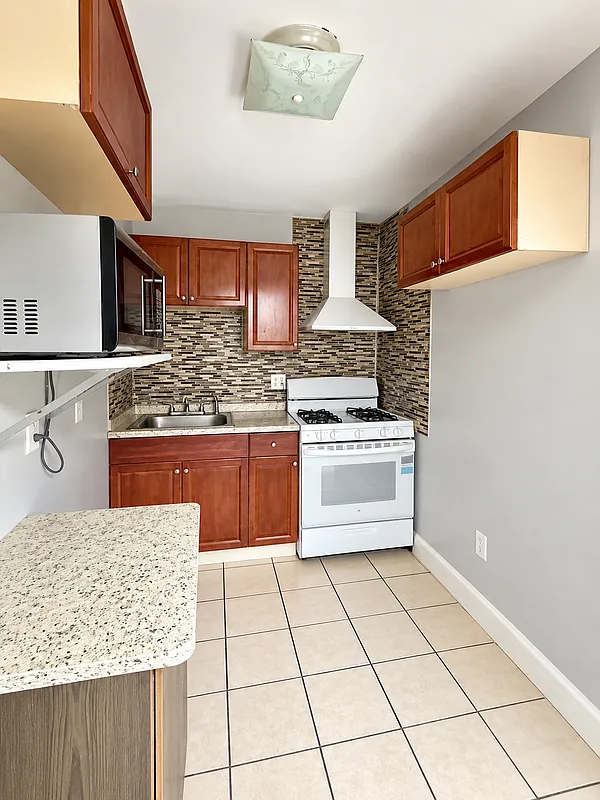 1 bed, 1.0 bath, 1460 sqft, $1,450 — Photo 3