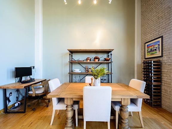 4th image of 1325 N Van Buren St APT 309