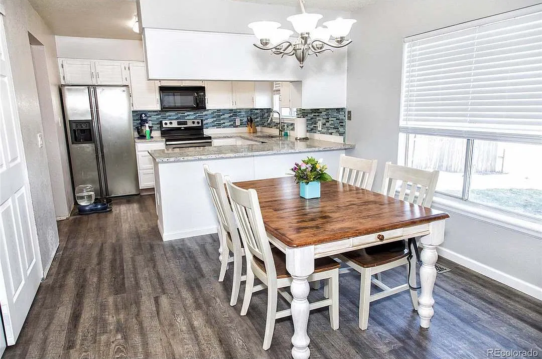 4 bed, 2082 sqft, $2,975 — Photo 4