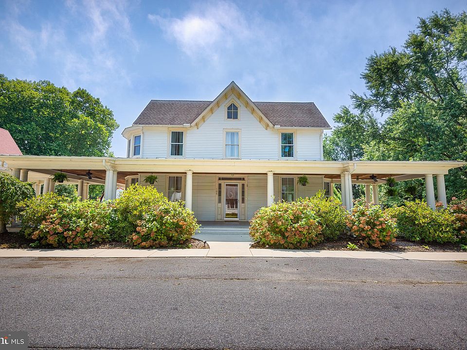 1st image of 106 Maple Ave