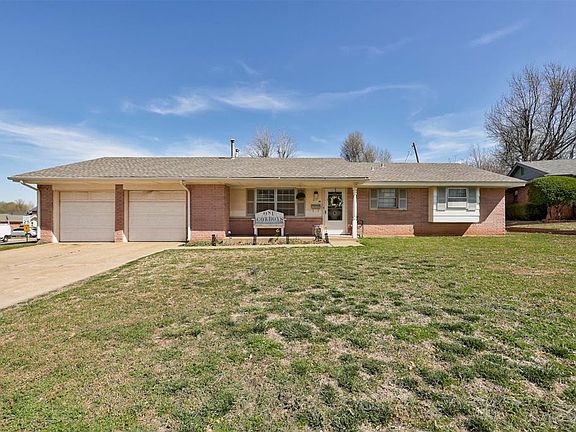 2nd image of 217 Del Mar Dr