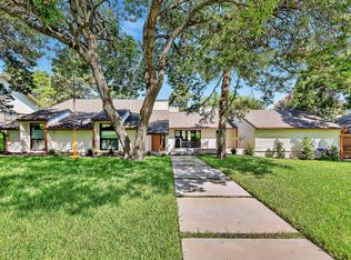 10015 Shadow Crest Dr, Woodway, TX 76712