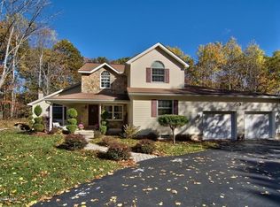 599 Arnold Dr, Jefferson Township, PA 18436