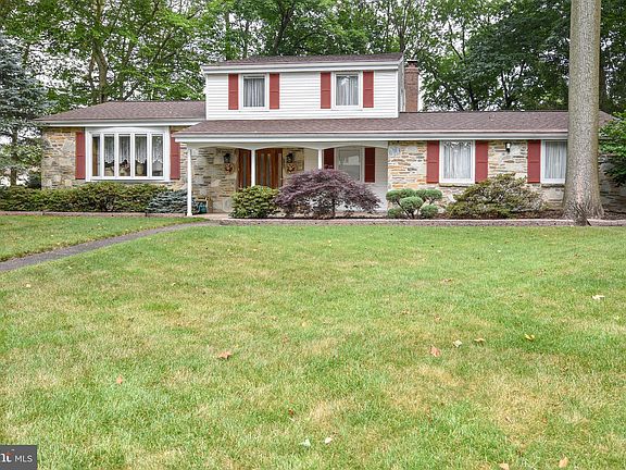 3rd image of 3894 Brookdale Ave