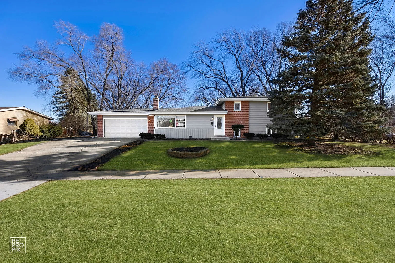 1201 N Wheeling Rd photo 1