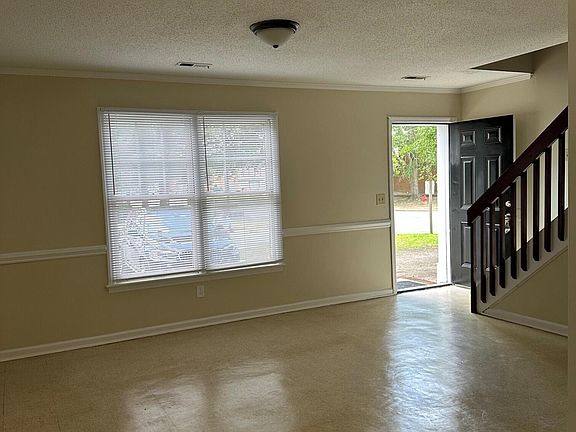 4th image of 120 Concord Dr APT A