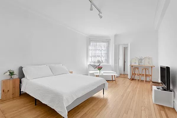 1st image of 136 E 36th St APT 7E
