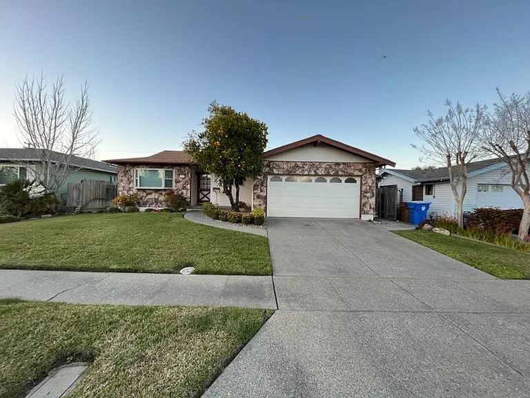 1684 Wise Dr — Photo 3