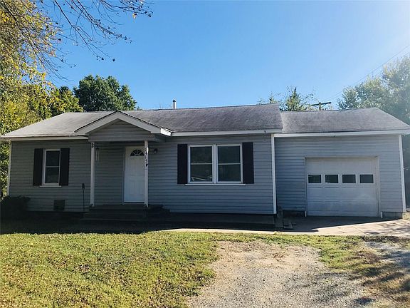 3rd image of 1415 Archer Dr