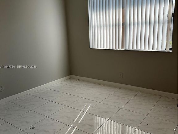 2nd image of 10037 Winding Lake Rd APT 204