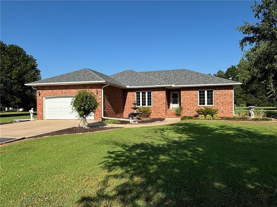 1st image of 2404 Maretta Dr