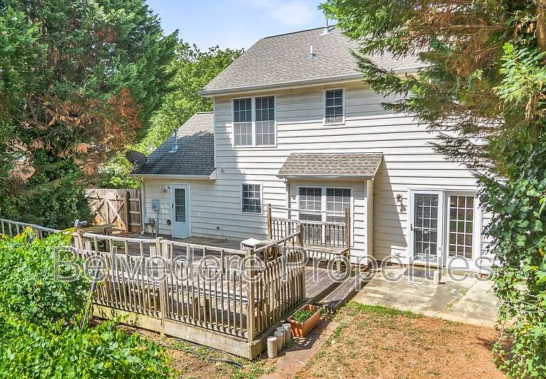 2320 Meadow Gate Dr — Photo 5