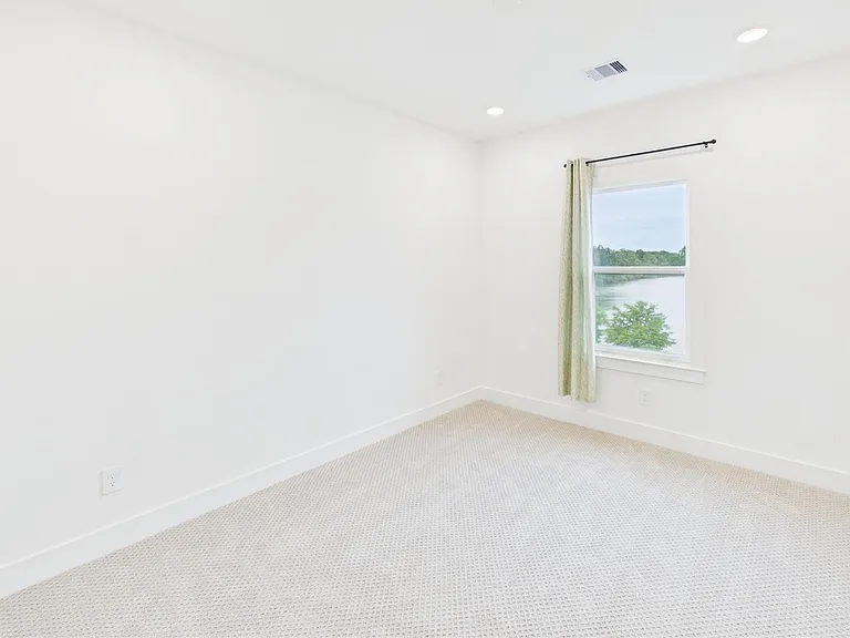 9609 Valeca Dr — Photo 26