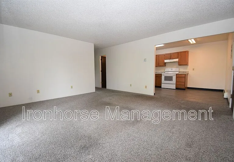 805 W Villard St #10 — Photo 4