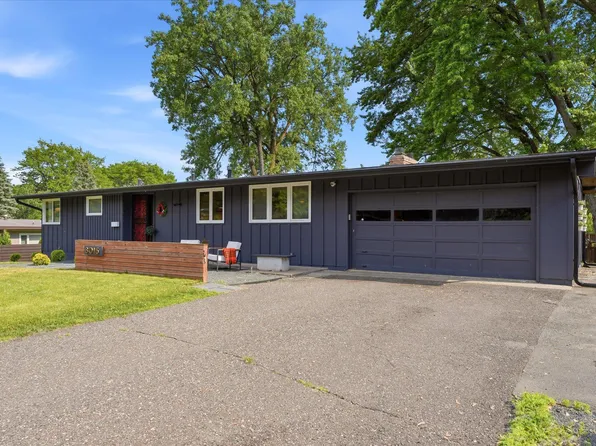 8015 Wynnwood Rd, Golden Valley, MN 55427