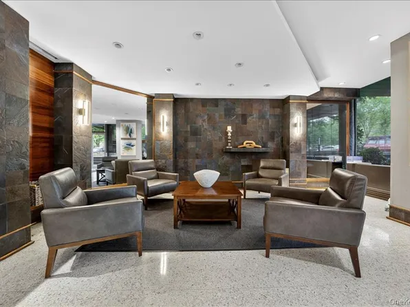 1170 Ocean Parkway image 7 of 31