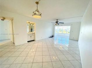 9370 SW 8th St APT 423, Boca Raton, FL 33428