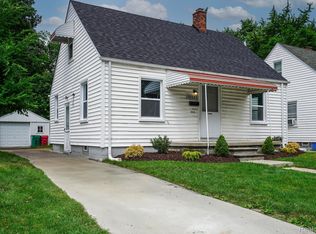 14685 Agnes Ave, Eastpointe, MI 48021