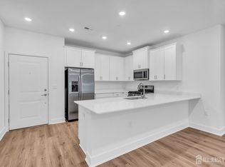 28204 Radfrod Ct, Monroe Township, NJ 08831