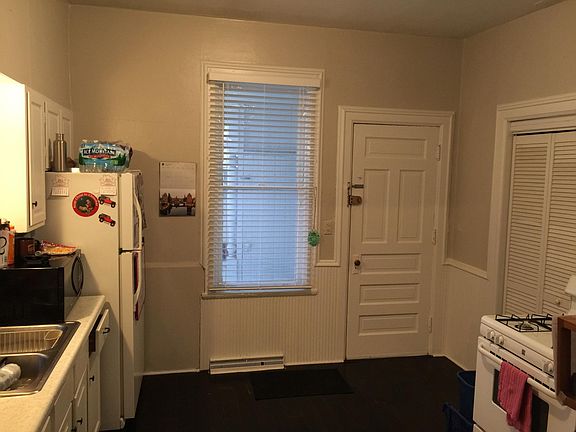4th image of 132 N Elm Ave #1