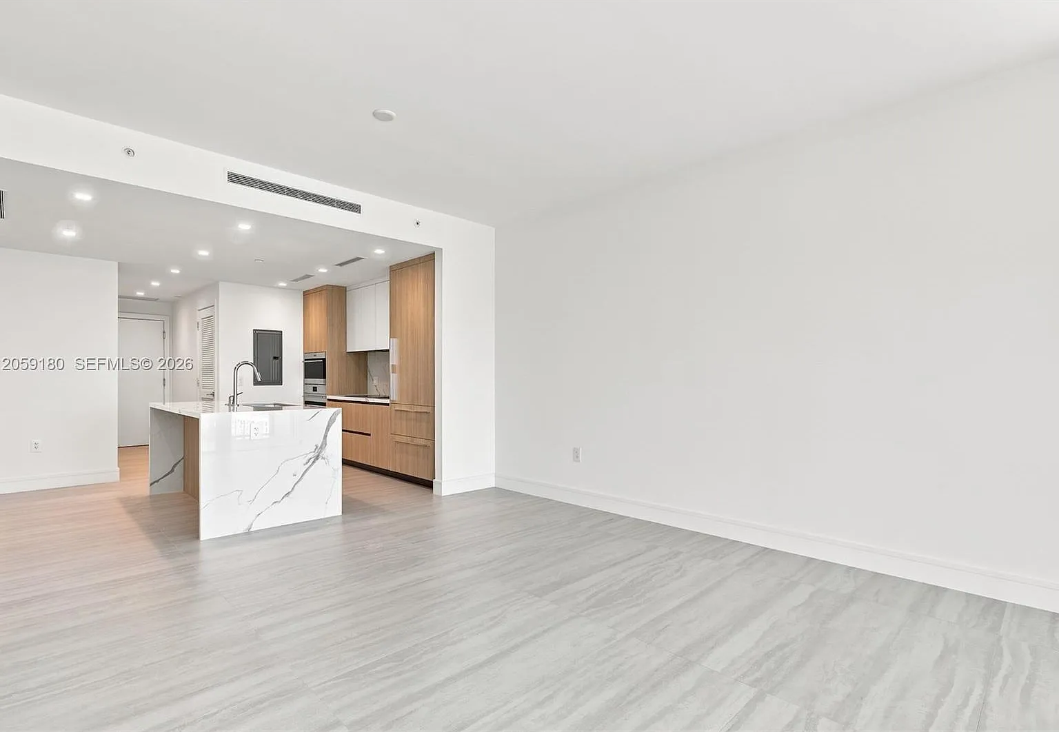 1 bed, 1.0 bath, $5,900 — Photo 2