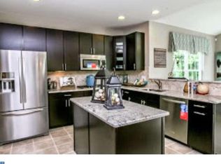 15 Christopher Dr, Gilbertsville, PA 19525