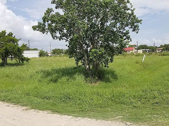 2nd image of Carrigan Avenue Alamo Beach Area