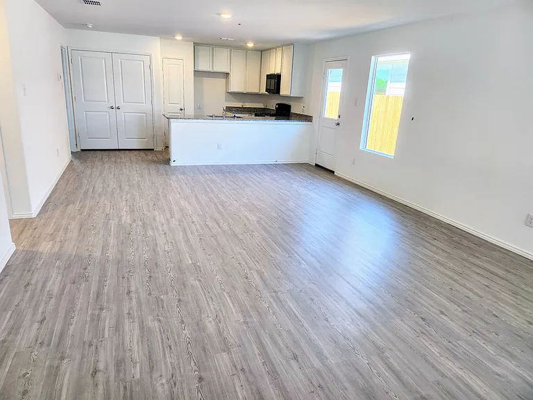 3425 Flicker Ln — Photo 6