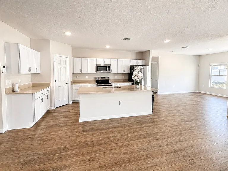 1305 Current Pl — Photo 10